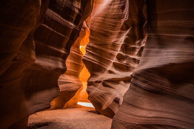 Antelope Canyon and Horseshoe Bend Small-Group Tour from Sedona or Flagstaff - Upper Antelope Canyon with a Navajo Guide: Getting the Best Light and Color
