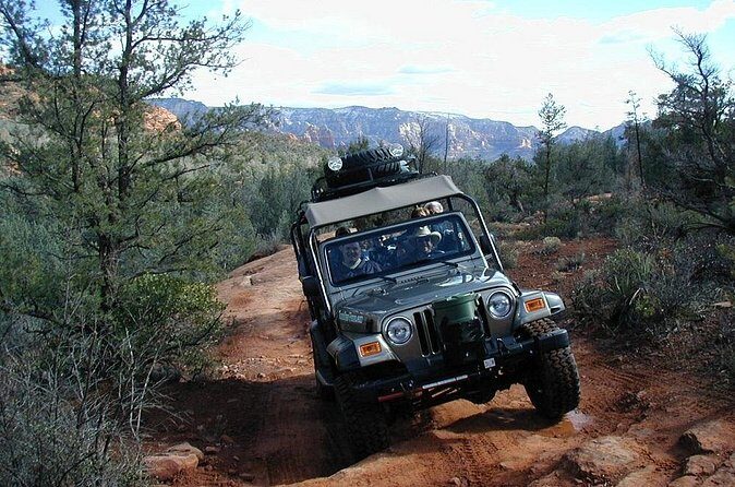 Diamondback Gulch 4x4 Open-Air Jeep Tour in Sedona - Comfort and safety on an extreme bumpy route