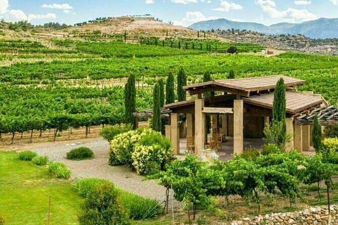 Guided Horseback Tour only 30 mins from Sedona. - Alcantara Vineyards: The Easy-Day Base for Sedona Horseback