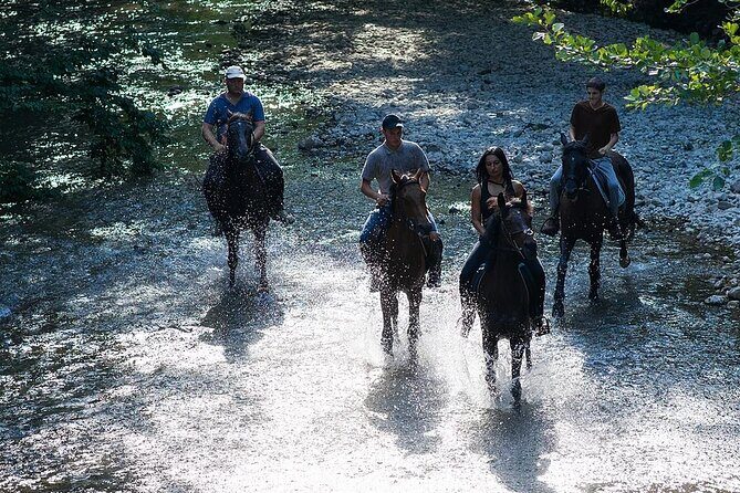 Guided Horseback Tour only 30 mins from Sedona. - The Verde and Oak Creek Confluence Stop (and the Apache Ruins)
