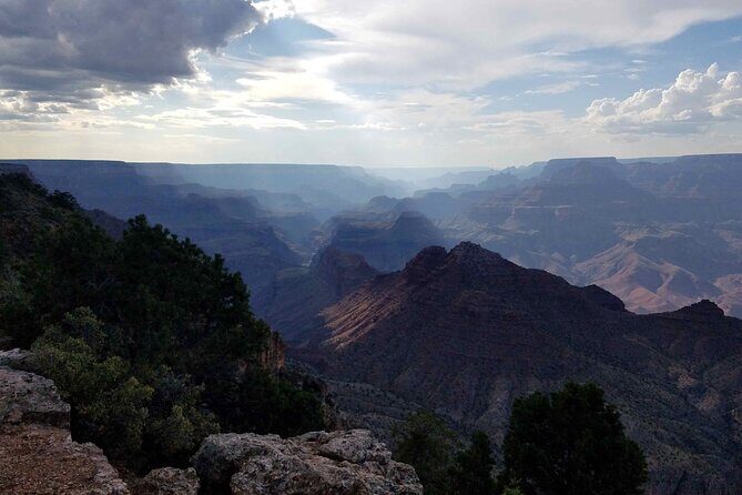 Private Grand Canyon Day Tour with Lunch at El Tovar Lodge - Leaving Sedona: The Beautiful-Route Start to a Long Day