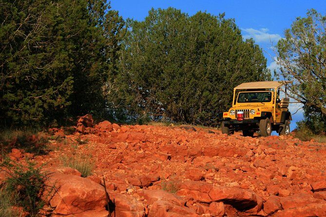 PRIVATE Sedona Jeep Tour 2-hour Lil' Rattler Off-Road - Meeting at 2900 W State Rte 89A and getting set for the ride