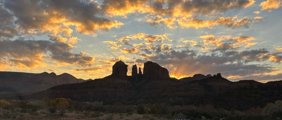 Sedona: E-Bike Sunset Tour to 7 Sacred Pools and Stupa - Amitahba Buddhist Stupa: A Quiet Cultural Stop Before the Big Scenery