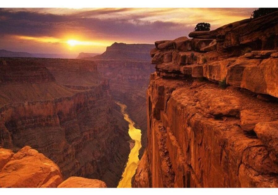 Sedona/Flagstaff: Grand Canyon Tour & First-Class Train Ride - Cameron Trading Post: the souvenir stop that feels like a place