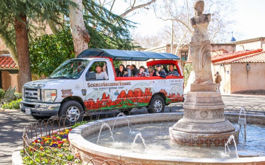 Sedona: Open-Air Van Tour with a Local Guide and 6 Stops - Airport Overlook, Cathedral Rock area views, and Thunder Mountain moments