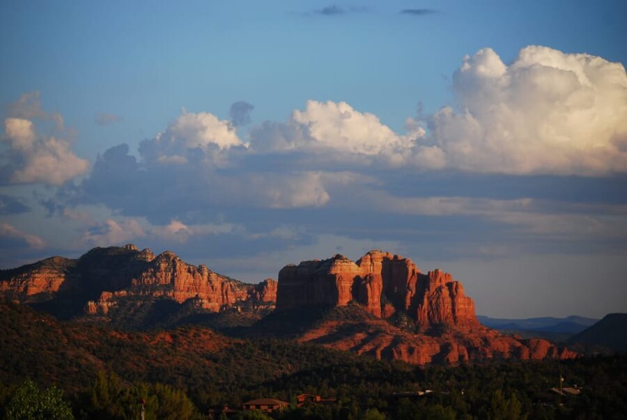 Sedona: PRIVATE Pavement 2-Hour Highlights Jeep Tour - Sedona Airport overlook: the 360-degree payoff