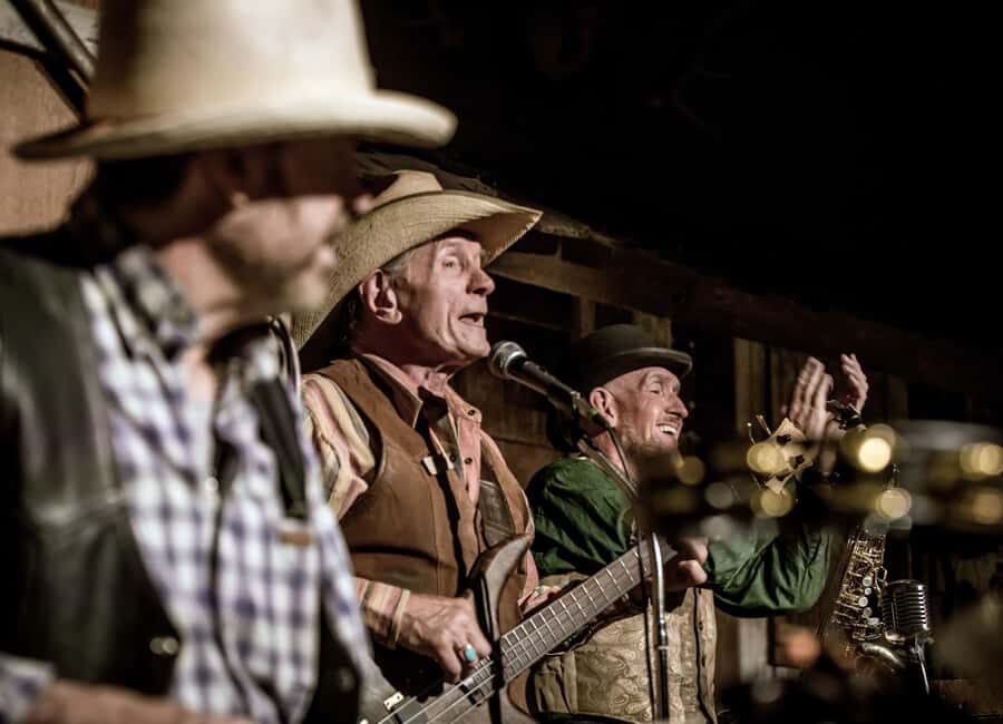 Sedona: Western Dinner Theater and Town Experience - Key highlights