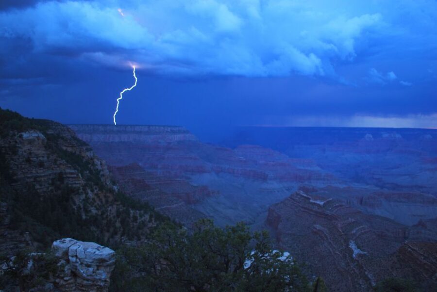 The Grand Canyon Classic Tour From Sedona, AZ - Grand Canyon Village time: historic buildings and lunch on your schedule